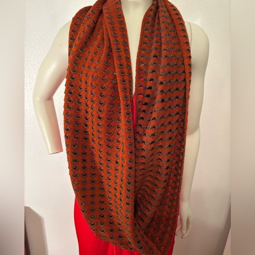 2 infinity scarves Echo